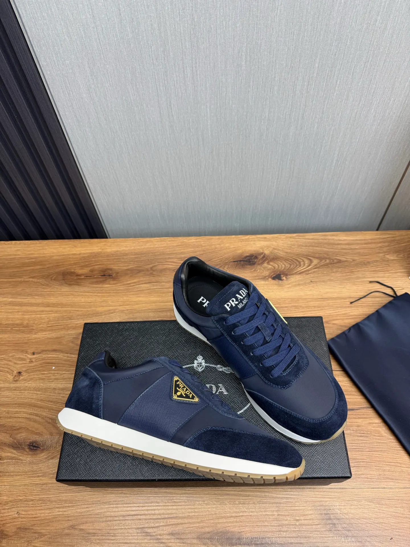 Men's shoes 💰740💰 [PRADA] New models synchronized with the official website, high-quality shipments ✔️Hot-sellers🔥 Original cowhide with imported waterproof fabric + cowhide lining, 1🆚1 replica, original bottom, 38-45 (men's 45 is custom-made and cannot be returned)